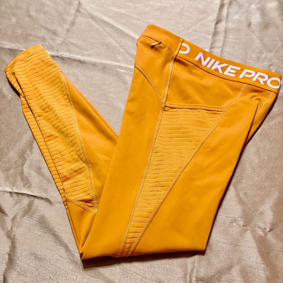 Size XS Nike Pro Women's High-Waisted Leggings with Pockets - Picture 8 of 12